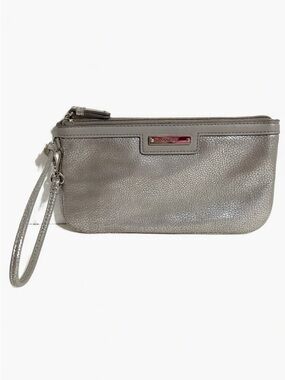 Nine West Silver Metallic Pebbled Faux Leather Wristlet Clutch Line Animal Print